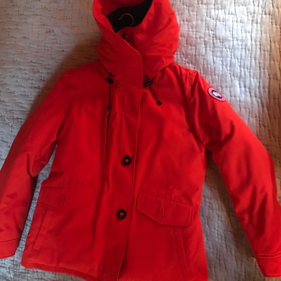 Canada Goose Jackets & Blazers - Canada Goose Rideau Slim Fit Down ski parka w/hood